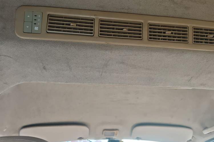 Used Foton Scenic V5 2015 1.2L Standard G12 Headliner