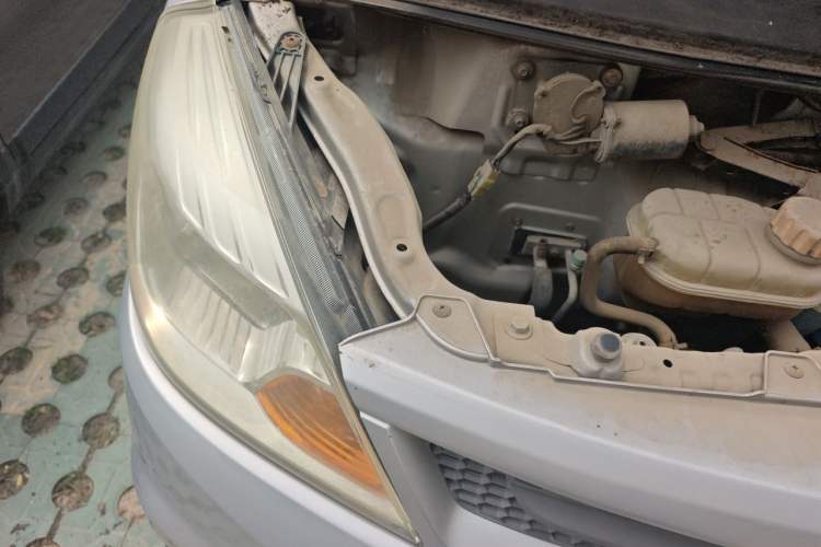 Used Foton Scenic V5 2015 1.2L Standard G12 Engine Bay Right