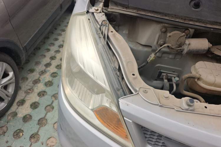 Used Foton Scenic V5 2015 1.2L Standard G12 Right Front Headlight