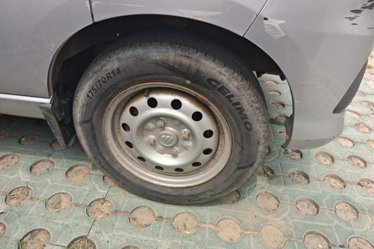 Used Foton Scenic V5 2015 1.2L Standard G12 Right Front Wheel Hub