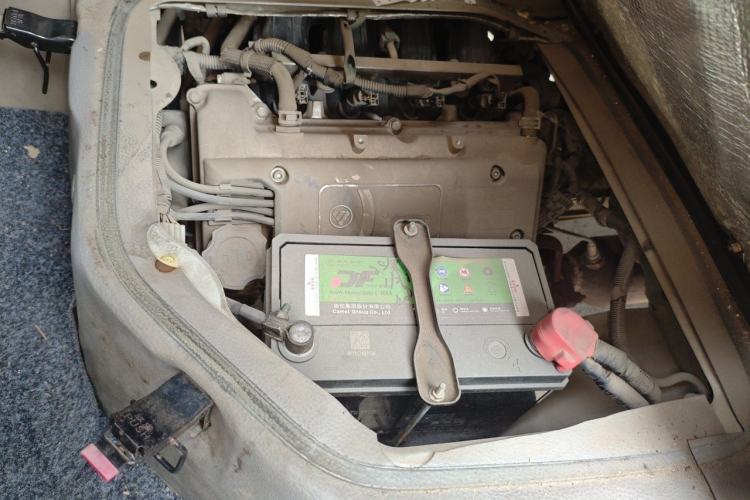 Used Foton Scenic V5  Engine Bay