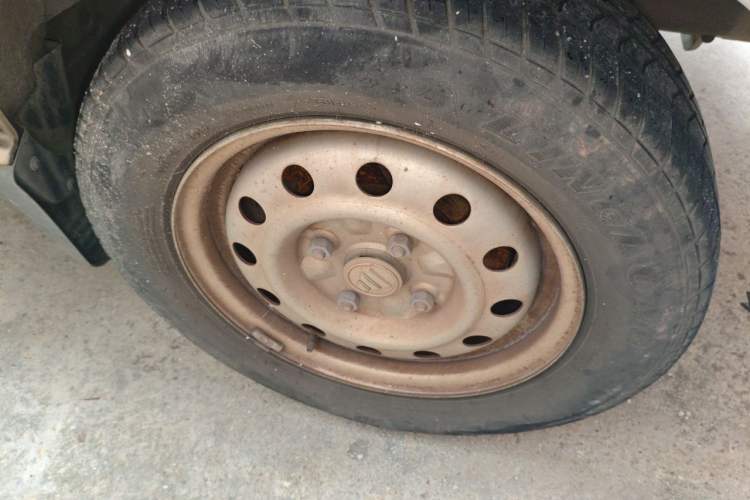 Used Foton Scenic V5  Right Front Wheel Hub