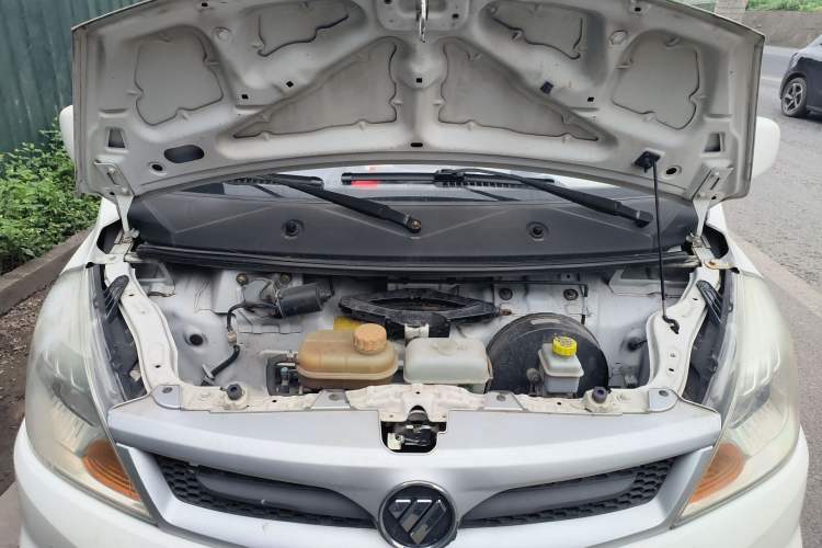 Used Foton Scenic V5 2017 1.5L Long-Wheelbase 450 Van Standard Edition DAM15DR Engine Bay