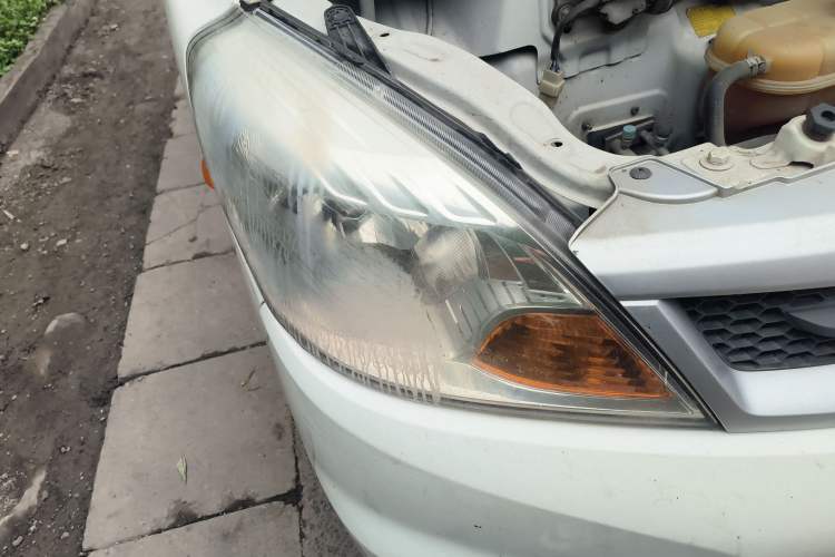 Used Foton Scenic V5 2017 1.5L Long-Wheelbase 450 Van Standard Edition DAM15DR Right Front Headlight