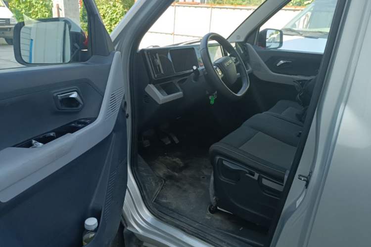 Used Foton Skyworth EV6 2023 Fast and Slow Charging Version Driver Seat