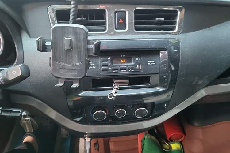 Used Foton Skyworth EV6 2023 Fast and Slow Charging Version Audio And AC Panel