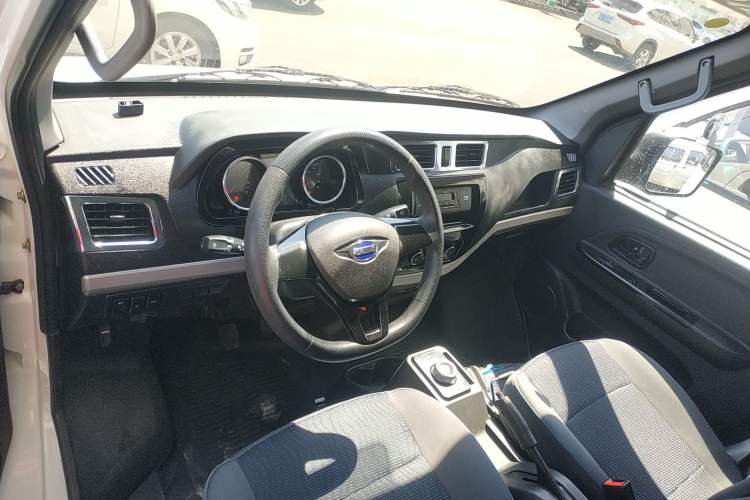 Used Foton Skyworth EV6 2023 Fast and Slow Charging Version Center Console