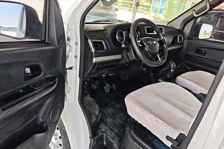 Used Foton Skyworth EV6 2023 Fast and Slow Charging Version Driver Seat