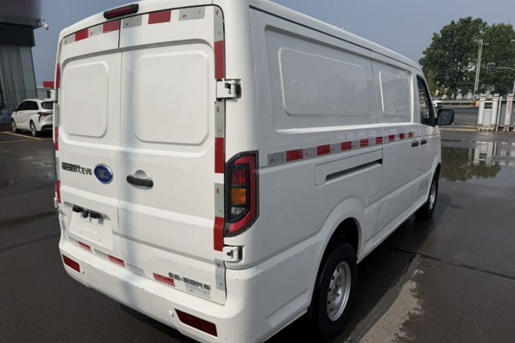 Used Foton Skyworth EV6 2023 Fast and Slow Charging Version Exterior 2