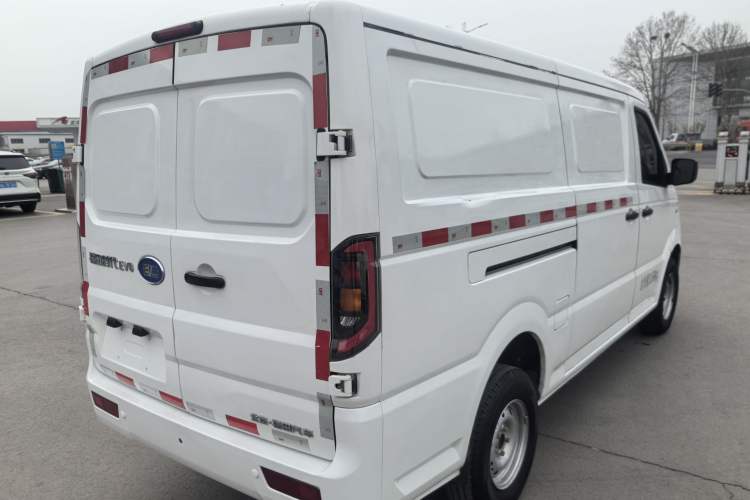 Used Foton Skyworth EV6 2023 Fast and Slow Charging Version Exterior 4