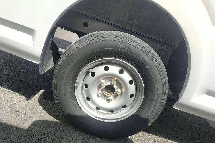 Used Foton Skyworth EV6 2023 Fast and Slow Charging Version Exterior 5