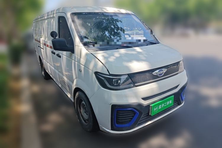Used Foton Skyworth EV6  Front Right 45 Deg