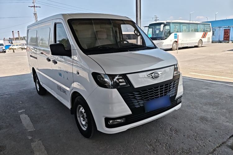 Used Foton Skyworth EV6 2023 Fast and Slow Charging Version Front Right 45 Deg