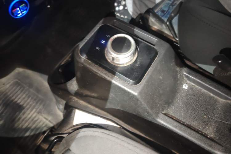 Used Foton Skyworth EV6 2023 Fast and Slow Charging Version Gear Lever