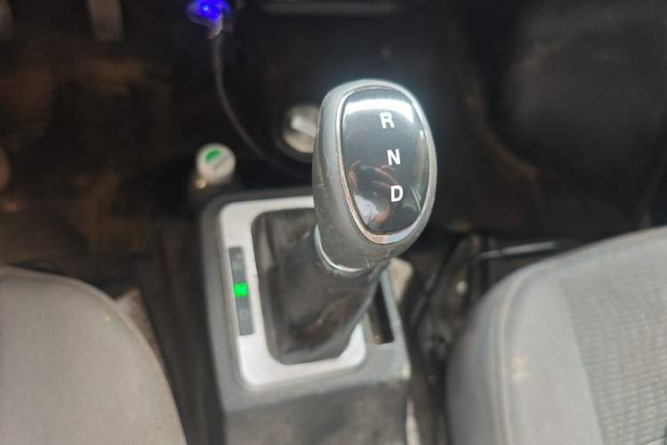 Used Foton Skyworth EV6 2023 Fast and Slow Charging Version Gear Lever
