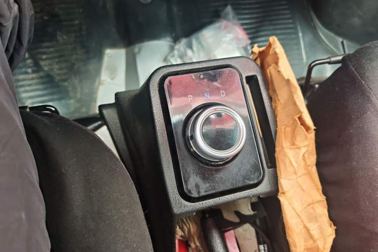 Used Foton Skyworth EV6 2023 Fast and Slow Charging Version Gear Lever