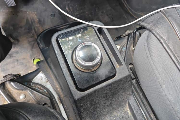 Used Foton Skyworth EV6  Gear Lever