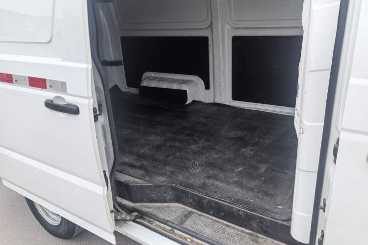 Used Foton Skyworth EV6 2023 Fast and Slow Charging Version Interior 1