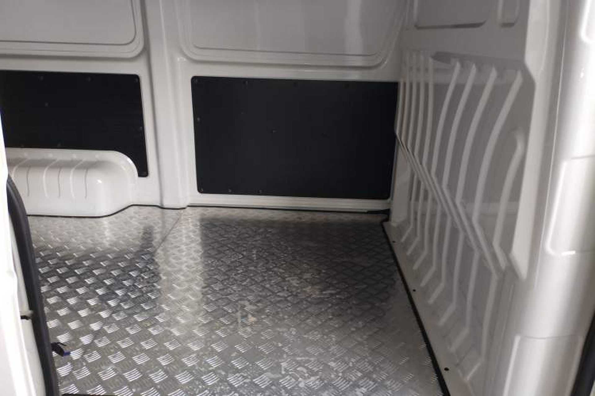 Used Foton Skyworth EV6 2023 Fast and Slow Charging Version Interior 4