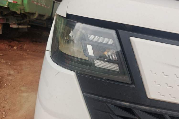 Used Foton Skyworth EV6 2023 Fast and Slow Charging Version Right Front Headlight