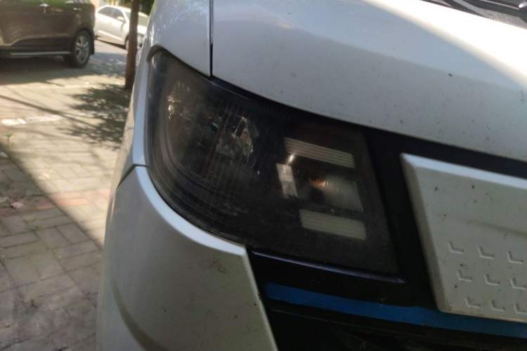 Used Foton Skyworth EV6 2023 Fast and Slow Charging Version Right Front Headlight