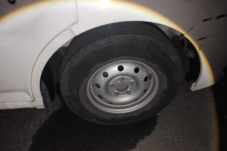 Used Foton Skyworth EV6 2023 Fast and Slow Charging Version Right Front Wheel Hub