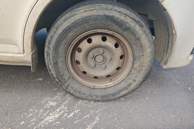 Used Foton Skyworth EV6 2023 Fast and Slow Charging Version Right Front Wheel Hub