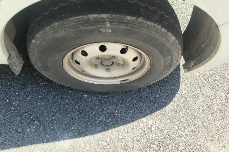 Used Foton Skyworth EV6 2023 Fast and Slow Charging Version Right Front Wheel Hub