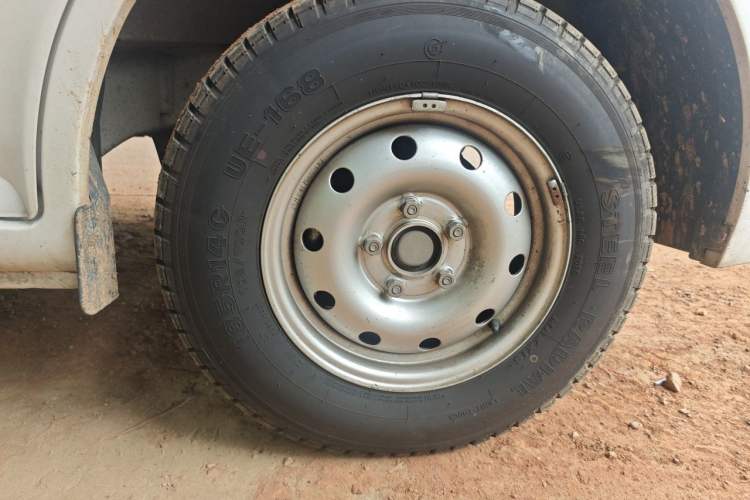 Used Foton Skyworth EV6 2023 Fast and Slow Charging Version Right Front Wheel Hub