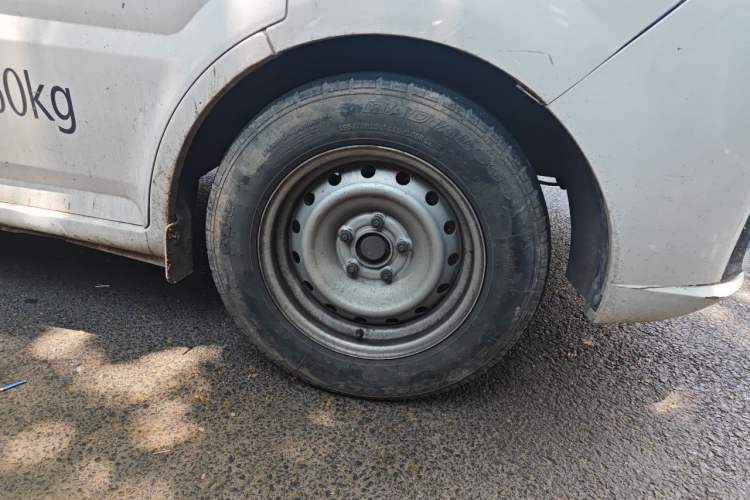 Used Foton Skyworth EV6  Right Front Wheel Hub