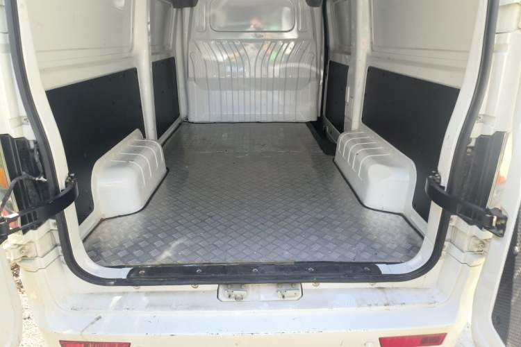 Used Foton Skyworth EV6 2023 Fast and Slow Charging Version Trunk