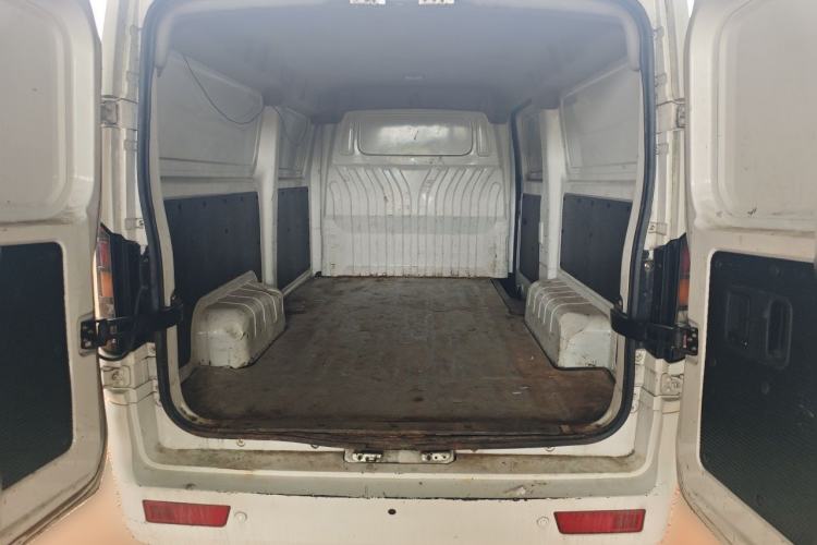 Used Foton Skyworth EV6 2023 Fast and Slow Charging Version Trunk