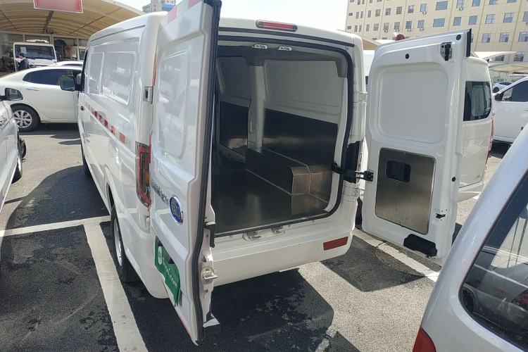 Used Foton Skyworth EV6 2023 Fast and Slow Charging Version Trunk