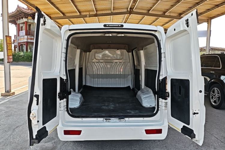 Used Foton Skyworth EV6 2023 Fast and Slow Charging Version Trunk