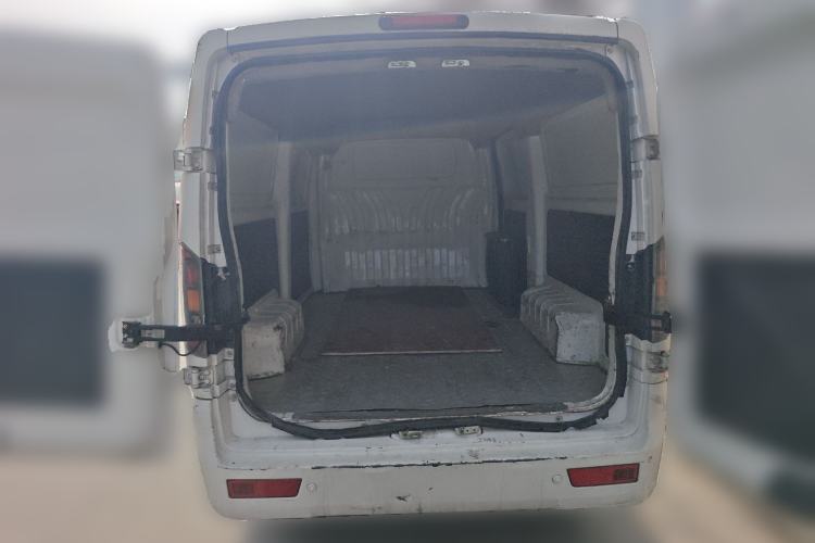 Used Foton Skyworth EV6 2023 Fast and Slow Charging Version Trunk