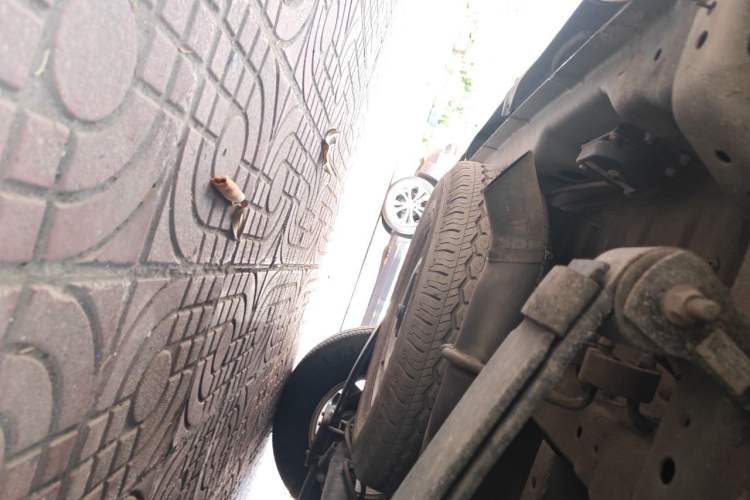 Used Foton Tianyuan V 2024 Small Van 2.0T Manual Long Wheelbase Mid-Height Roof Rear Single Tire 7/9-Seater Chassis Rear