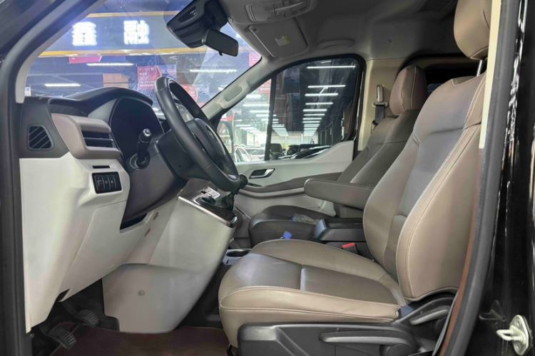 Used Foton Tianyuan V 2024 Tuyano V PRO Premium Minivan 2.0T Manual Long Wheelbase Mid-Height Roof Rear Single Tire – 7/9 Seater Interior 2