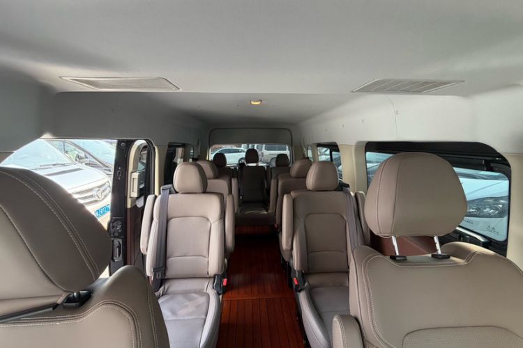 Used Foton Tianyuan V 2024 Tuyano V PRO Premium Minivan 2.0T Manual Long Wheelbase Mid-Height Roof Rear Single Tire – 7/9 Seater Interior 4