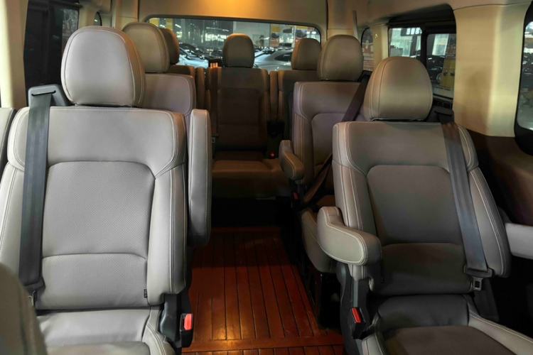Used Foton Tianyuan V 2024 Tuyano V PRO Premium Minivan 2.0T Manual Long Wheelbase Mid-Height Roof Rear Single Tire – 7/9 Seater Interior 5