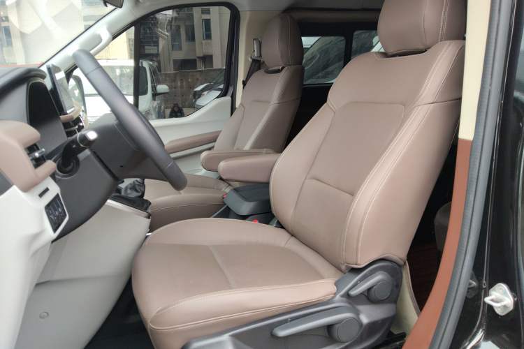 Used Foton Tianyuan V 2024 Tuyano V PRO Premium Minivan 2.0T Manual Long Wheelbase Mid-Height Roof Rear Single Tire – 7/9 Seater Left Front Seat