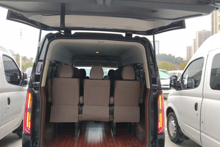 Used Foton Tianyuan V 2024 Tuyano V PRO Premium Minivan 2.0T Manual Long Wheelbase Mid-Height Roof Rear Single Tire – 7/9 Seater Trunk