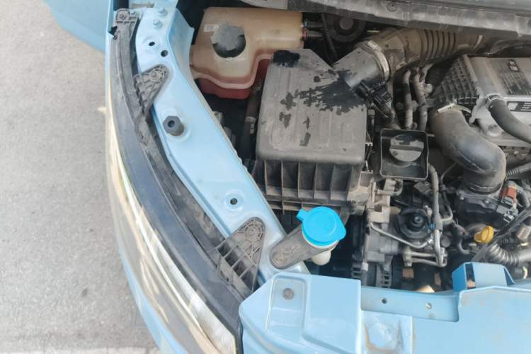 Used Foton Tianyuan V 2024 Tuyano Grand V CITY 2.0T Manual Long Wheelbase Flat Roof Rear Single Tire – Available in 5/6/7/9-Seater Configurations Engine Bay Right