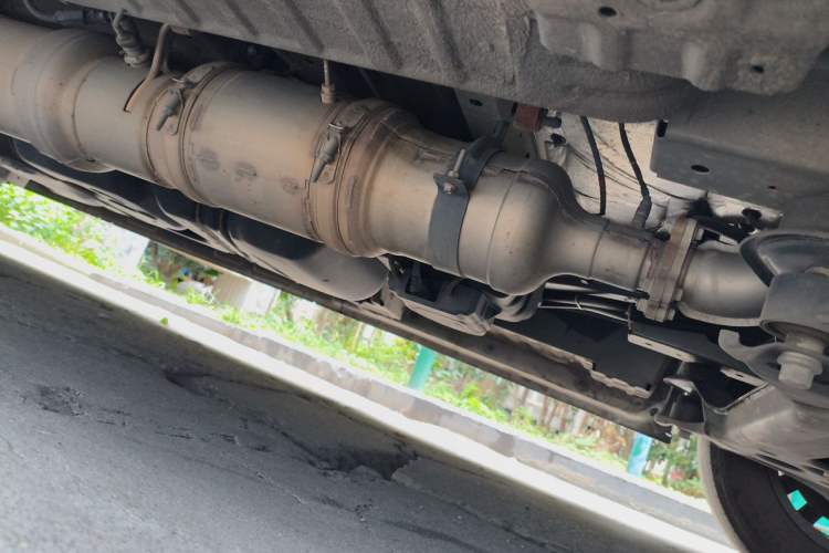 Used Foton Tianyuan V 2024 Tuyano Grand V CITY 2.0T Manual Long Wheelbase Mid-Height Roof Rear Single Tire – Available in 5/6/7/9-Seater Configurations Chassis Front Right
