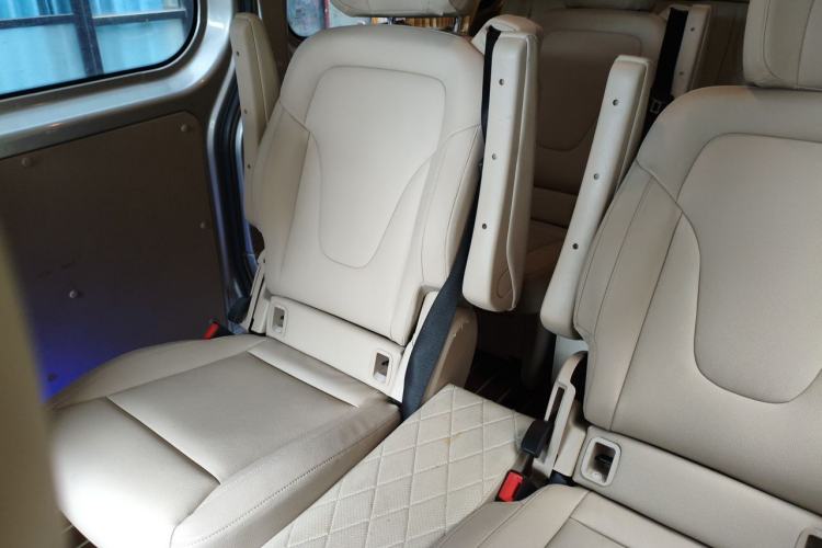 Used Foton Tianyuan V 2024 Tuyano Grand V CITY 2.0T Manual Long Wheelbase Mid-Height Roof Rear Single Tire – Available in 5/6/7/9-Seater Configurations Left Rear Seat
