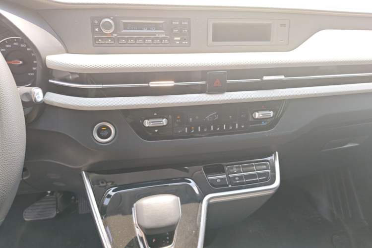 Used Foton Tianyuan V New Energy 2024 Long-wheelbase Low-Roof 7-Seater with CATL 53.58 kWh Battery Audio And AC Panel