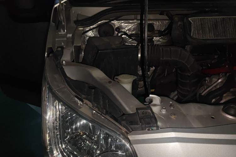 Used Foton Toano 2020 2.5T Manual Tongtu Short Wheelbase Flat Roof 3-Seat 4J25TC3 Engine Bay Right