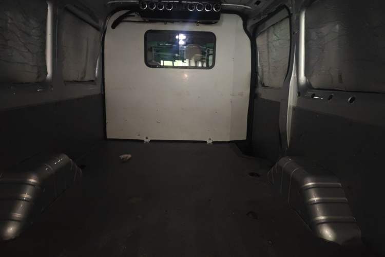 Used Foton Toano 2020 2.5T Manual Tongtu Short Wheelbase Flat Roof 3-Seat 4J25TC3 Left Rear Seat