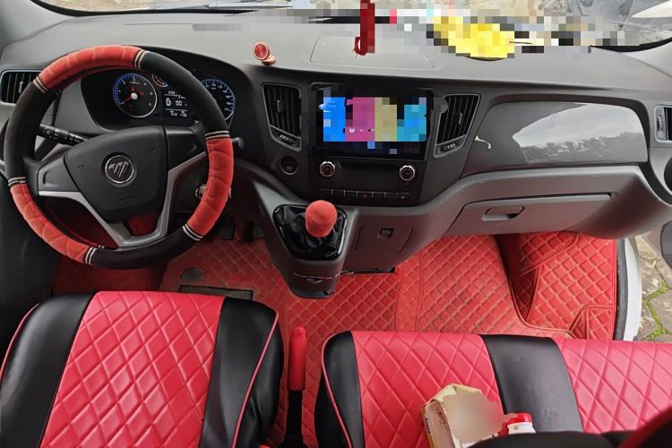 Used Foton Toano 2021 2.8T Manual Tongtu Short Wheelbase Mid-Height 5/6/7-Seater F2.8 NS6B177L Center Console