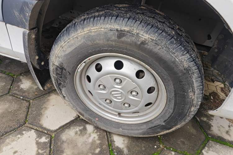 Used Foton Toano 2021 2.8T Manual Tongtu Short Wheelbase Mid-Height 5/6/7-Seater F2.8 NS6B177L Right Front Wheel Hub