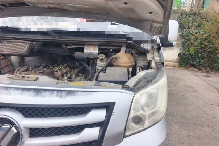 Used Foton Toano 2015 2.8T Commercial Version Long Wheelbase ISF2.8 Engine Bay Left